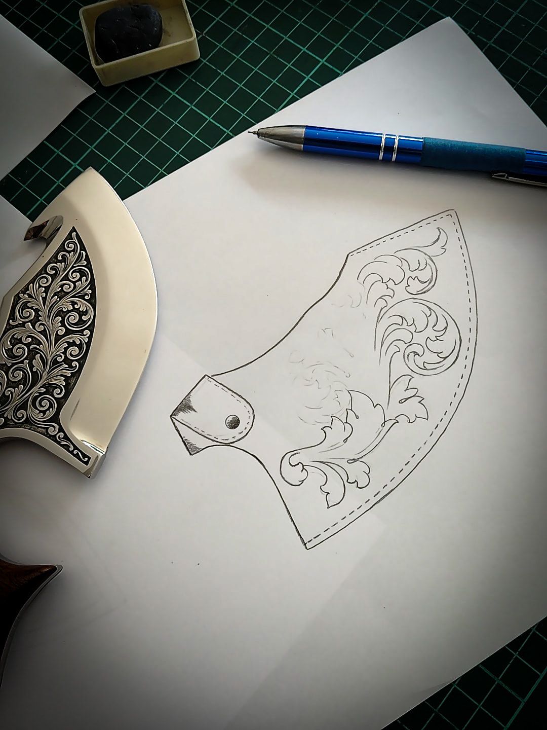 Sketching the motif on paper